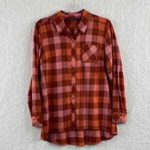 Issac Mizrahi Women’s Size 6 Plaid Flannel Long Sleeve Button Down Shirt.